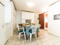 Apartmani Kiwi  Karin